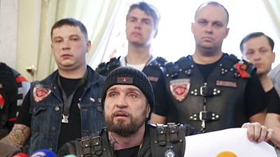 Šéf Nočních vlků Alexandr Zaldostanov s motorkáři, které do Polska nepustili.