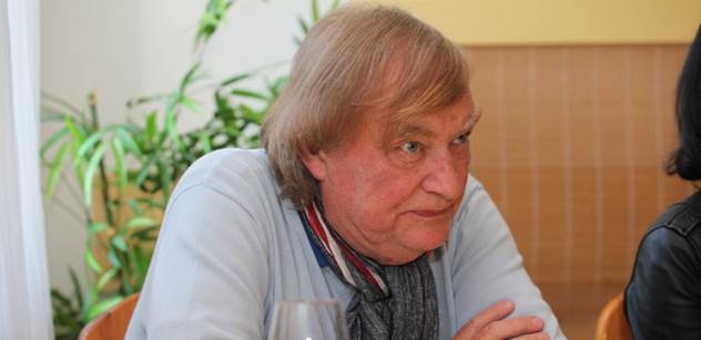 A takto si v ČT ukrajují „šťavnatá sousta“. Režisér Vít Olmer o zákulisním dění v televizi