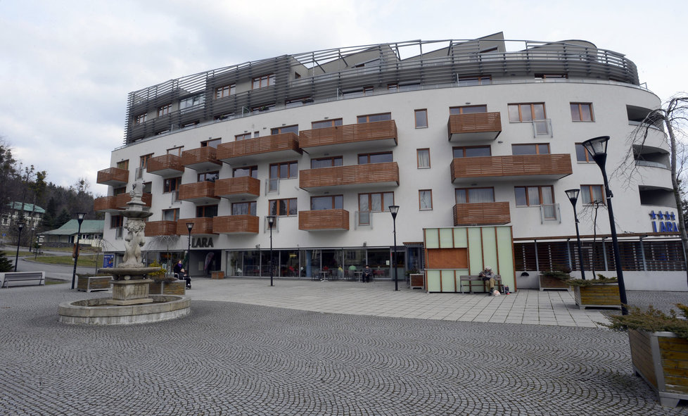 V tomto domě mají apartmány mimo jiné hokejisté Petr a Roman Čechmánkovi